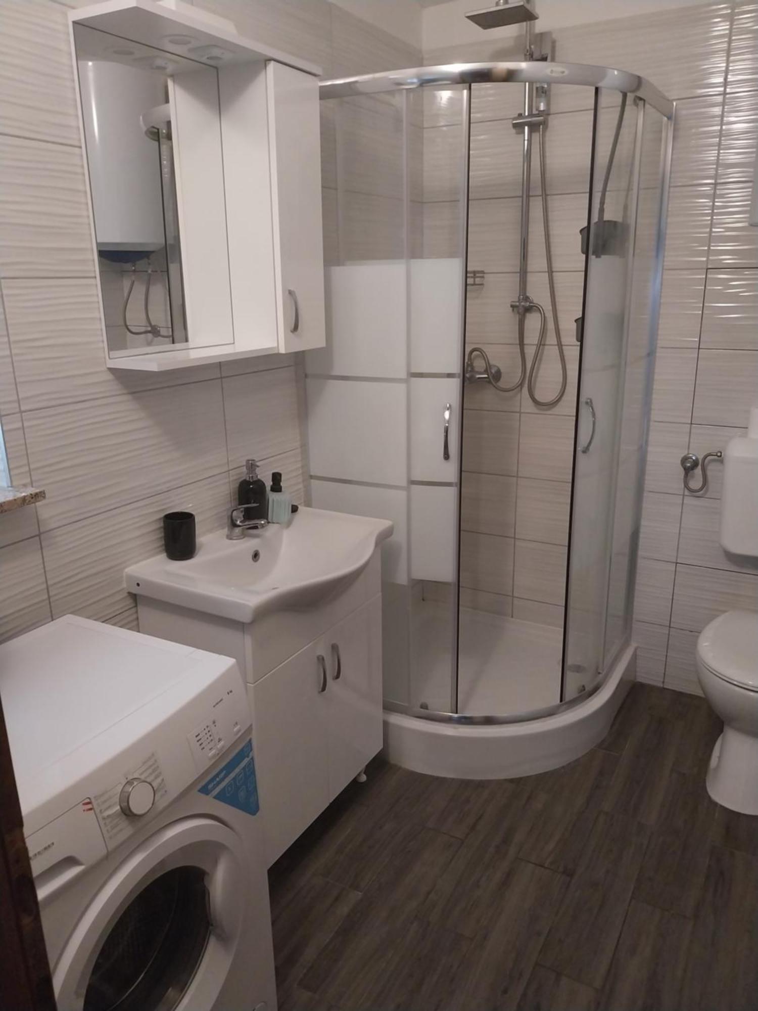 Aryan 1 Apartment